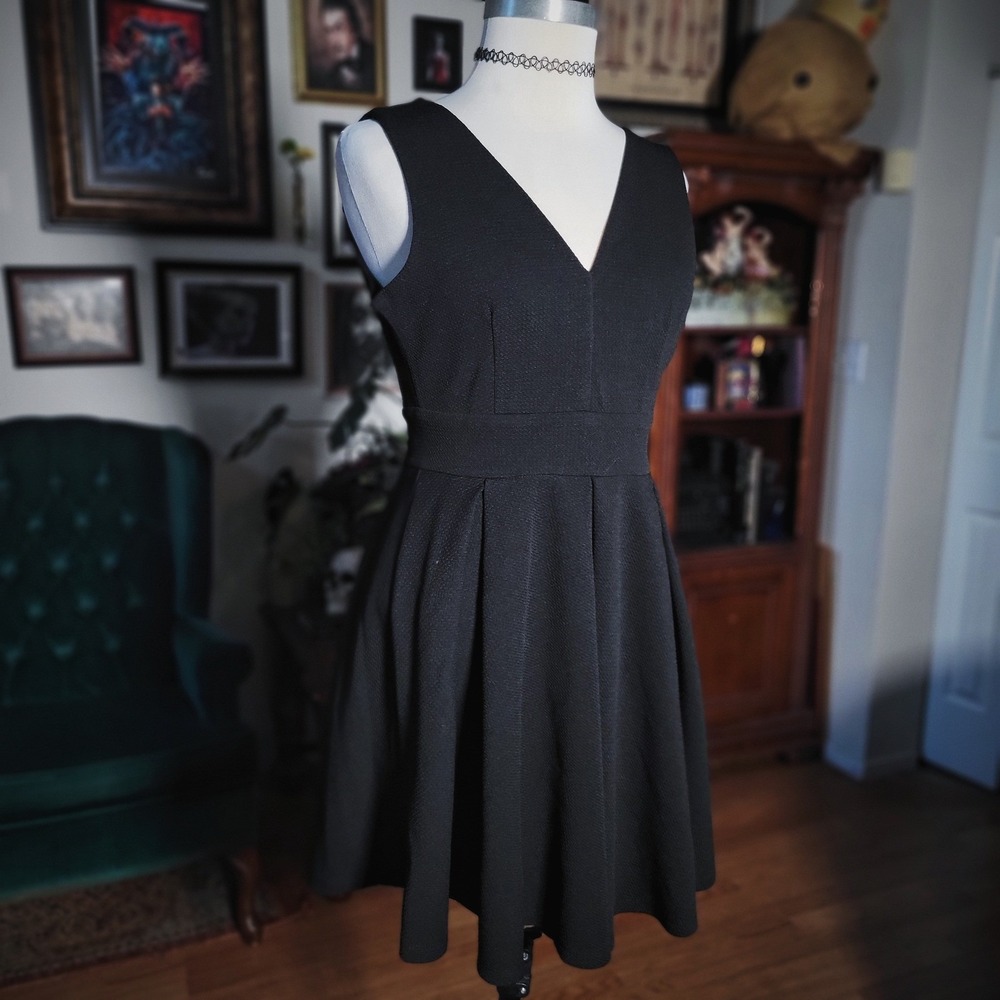 Haute Monde Skater Dress Black Womens Large V Neck Deep Back Fit Flare Mini LBD